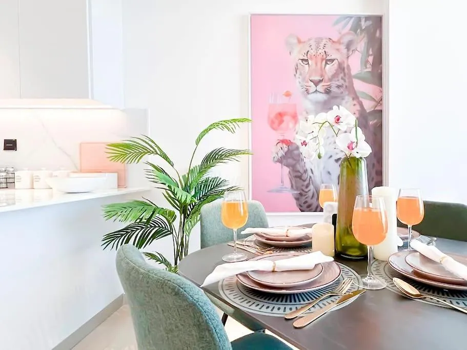 Apartment City Views & Comforts At Binghatti Corner Dubai United Arab Emirates