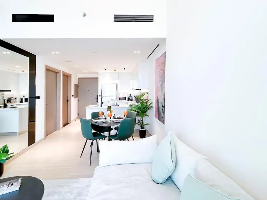 Apartment City Views & Comforts At Binghatti Corner Dubai