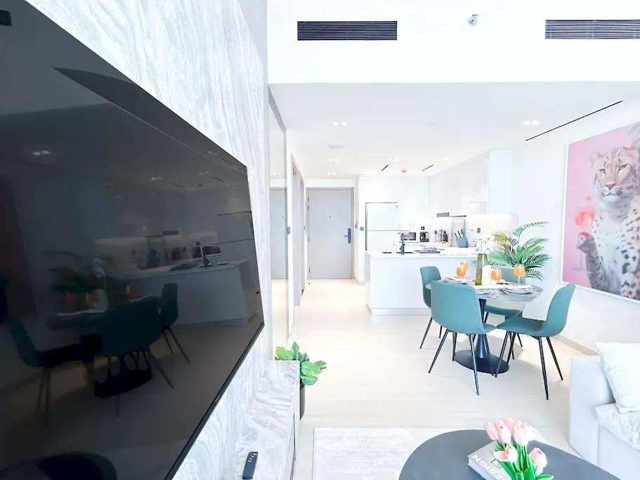 Apartment City Views & Comforts At Binghatti Corner Dubai