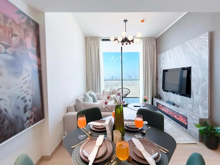 City Views & Comforts At Binghatti Corner Dubai Apartment